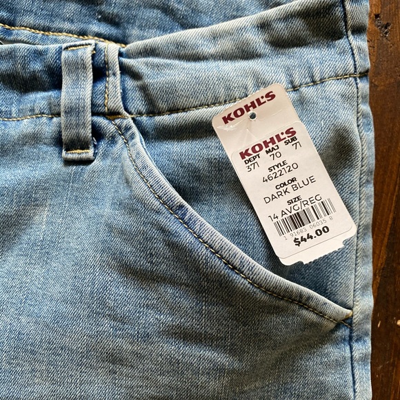 ⭕️sold⭕️Women’s Lee Chino walking shorts - Picture 2 of 6